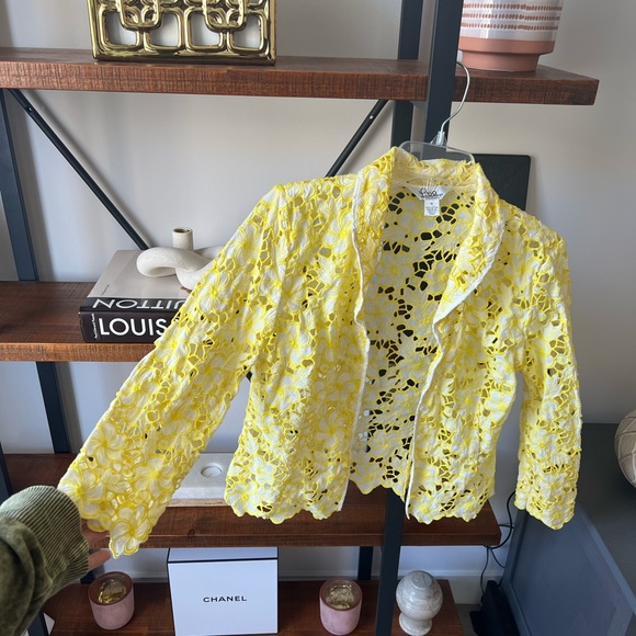 Lilly Pulitzer quilted floral blazer jacket - yellow and white with rose buttons - Picture 1 of 5